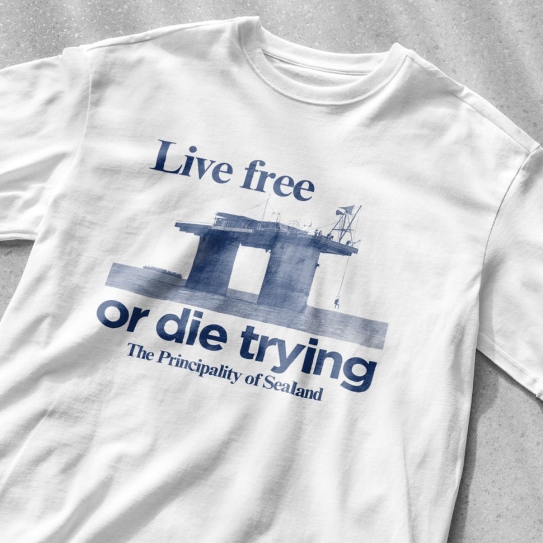 Live free or die trying The Principality of Sealand - Unisex Heavy Cotton Tee